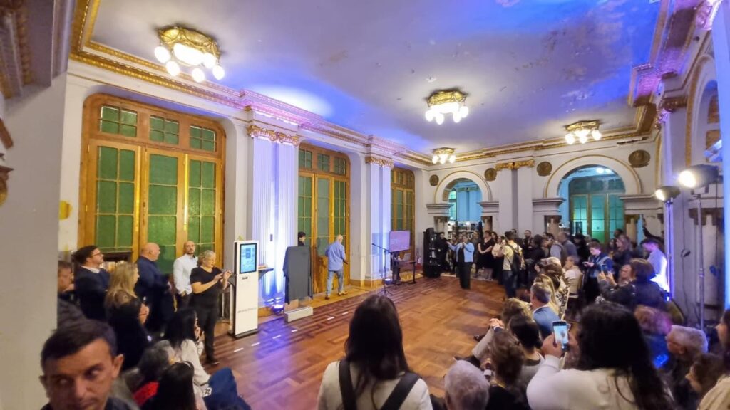 Biblioteca Pública do RS moderniza serviços com selfCheck da Bibliotheca e torna empréstimos e devoluções mais rápidos e autônomos.