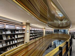 osaka kogyo library open air hall interior 10 | 自動返却仕分機